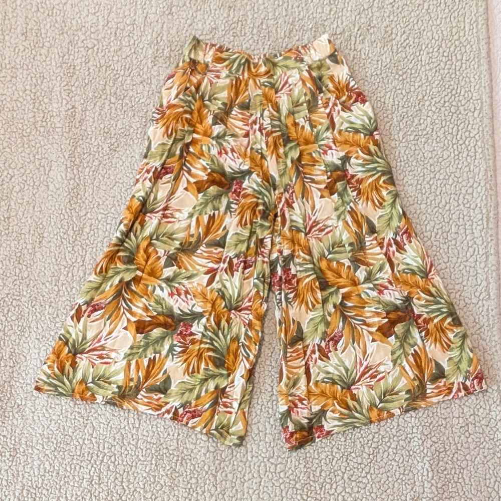 Chaus Petites Soft Tropical Pattern High Rise Wide Leg Crop Pants Size PS